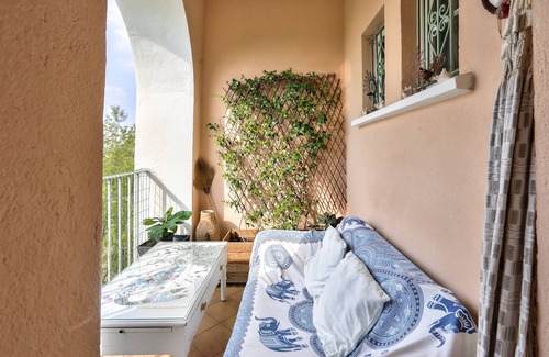 Frejus City Centre Apartment | Apartment in the historic center of Frejus with sea view.