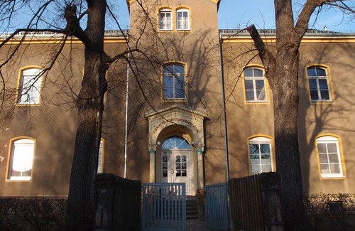 Serkowitz Apartment | Apartment in the old school