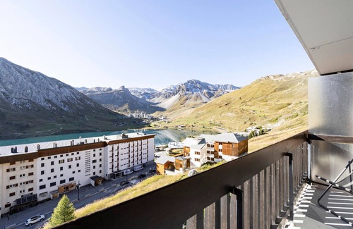 Tignes le Lac Apartment | Apartment in Tignes Le Lac with balcony, 2 bedrooms for 4 people
