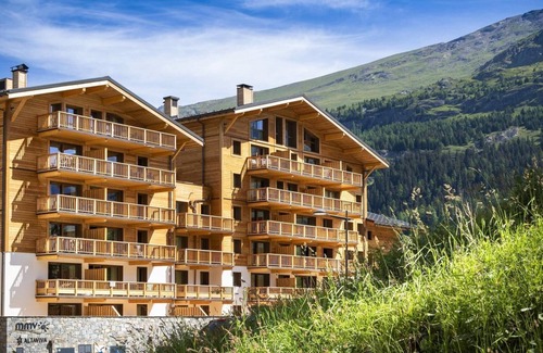 Les Boisses Apartment | Apartment in Tignes with Spa & Pool