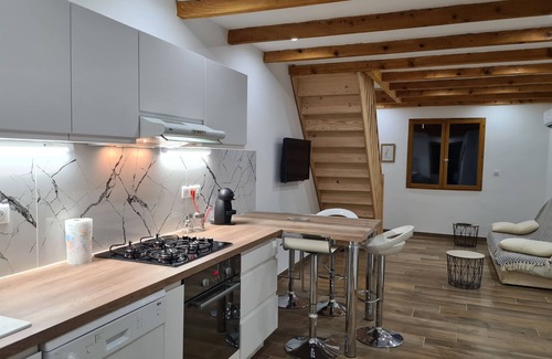 Sorbo-Ocagnano House | Apartment in villa with garden 7 minutes from the beach