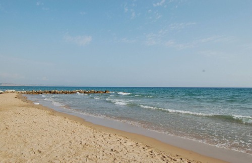 Porto Palo Apartment | Apartment In Villa near The Sea