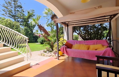 Punta Milocca Apartment | Apartment in villa 130 meters from the sea