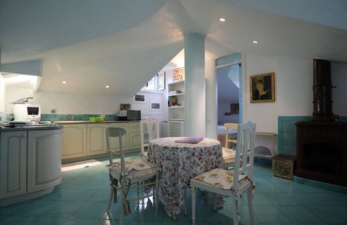 Lerici Apartment | Apartment in villa + large garden with beach and golf at 50 mt