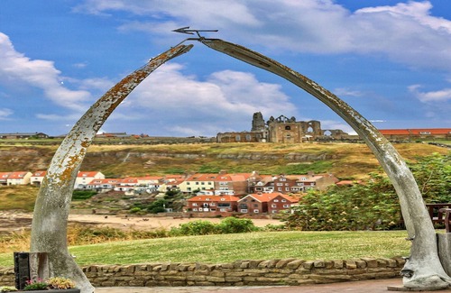 West Cliff Apartment | Apartment in Whitby near Whalebone Arch