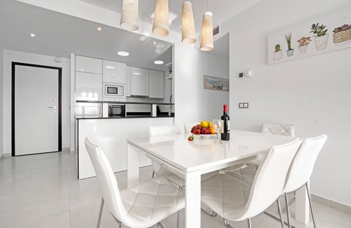 Els Arenals del Sol Apartment | Apartment 'Infinity View Sand' with Sea View, Wi-Fi and Air Conditioning