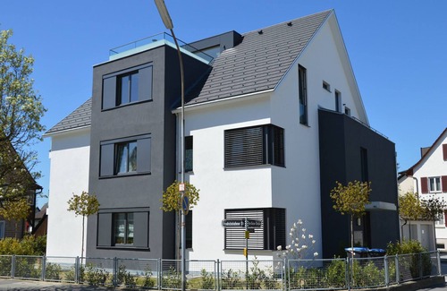 Langenargen Apartment | Apartment 'Ins Gelbe, 50qm' with Balcony and Wi-Fi