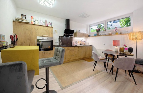 Euren Apartment | Apartment 'International Flair Trier Luxemburg' with Balcony and Wi-Fi