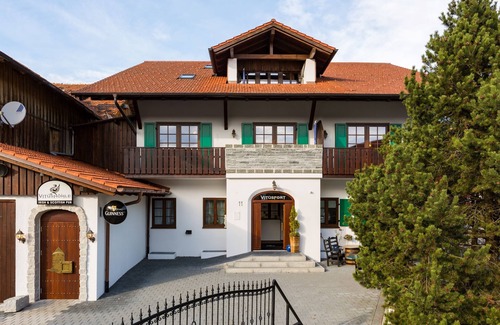 Hopfen am See Apartment | Apartment "Irish Whisky Suite" in the Vitusfort house