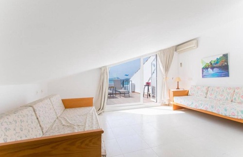 Puerto de Pollensa Apartment | Apartment Isabela 2A 3 habitaciones con ático with Sea View, A/C, Wi-Fi & Terrace