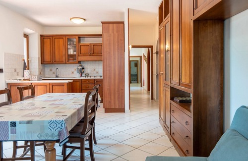 Acquaviva Apartment | Apartment 'Isidora' with Private Garden, Wi-Fi and Air Conditioning