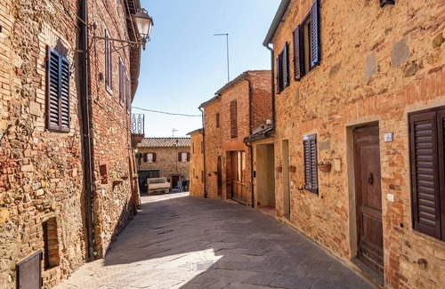 Belforte Apartment | Apartment 'In The Medieval Village' with Wi-Fi and Air Conditioning