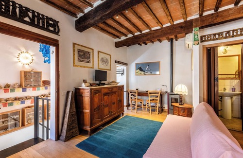 Belforte Apartment | Apartment 'In The Medieval Village' with Wi-Fi and Air Conditioning