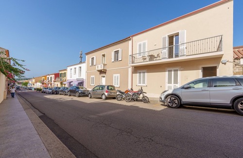 Santa Teresa di Gallura Apartment | Apartment 'Elegant House in the Centre' with Balcony, Wi-Fi and Air Conditioning