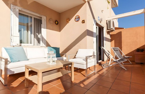 Grao de Gandia Apartment | Apartment 'Jardines De Playa Gandia' with Shared Pool, Wi-Fi and Air Conditioning