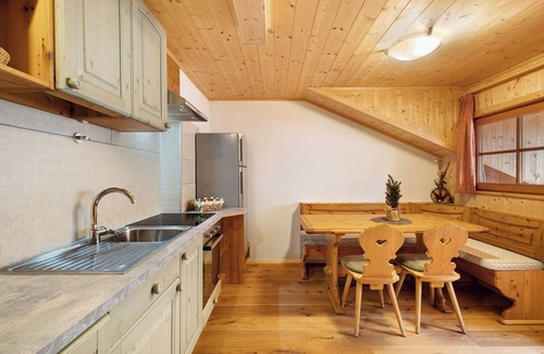 Valle di Casies Apartment | Apartment 'Jelerhof Hochstein' with Mountain View, Shared Garden and Wi-Fi