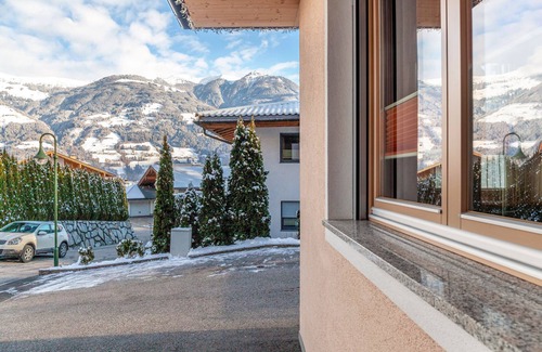 Fuegen Apartment | Apartment "Joachim" with Mountain View, Private Garden & Wi-Fi