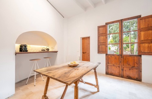 Arta Apartment | Apartment 'Josep Sanxo De La Jordana 12' with Mountain View, Private Terrace and Wi-Fi
