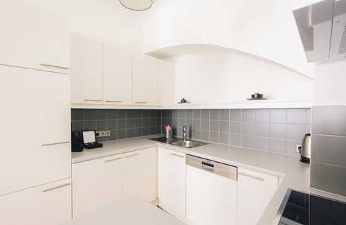 Graz City Centre Apartment | Apartment Kaiser-Josef-Platz - Apartment house on Glockenspielplatz