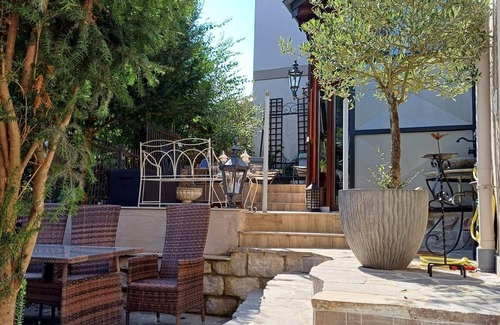 Johannisberg Apartment | Apartment 'Klosterblick' with Private Terrace, Private Garden and Balcony