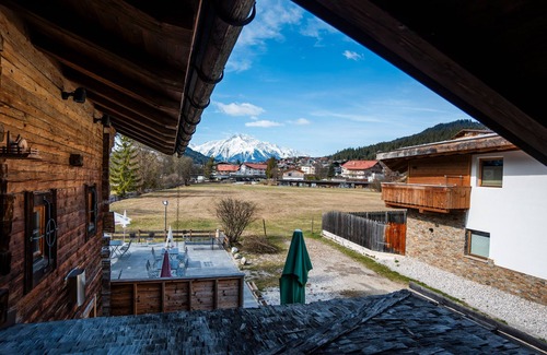 Seefeld in Tirol Apartment | Apartment 'Kracherlemoos' with Mountain View, terrace and Wi-Fi
