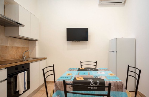 L'Assunta Apartment | Apartment 'L'Aia - 5' with Shared Pool, Wi-Fi and Air Conditioning