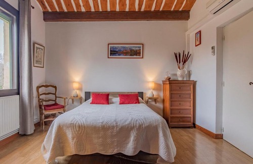 Avignon Apartment | Apartment L'Aquillon by Interhome