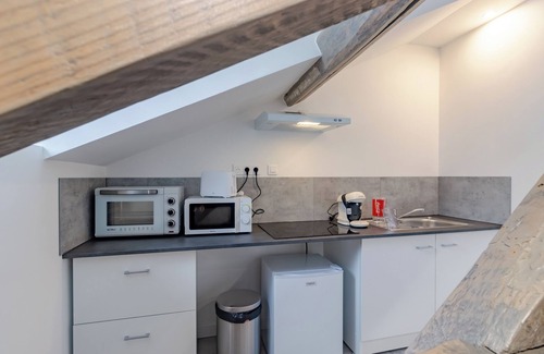 Perigueux Apartment | Apartment 'l'Azure' with Wi-Fi