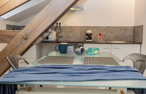 Perigueux Apartment | Apartment 'l'Azure' with Wi-Fi