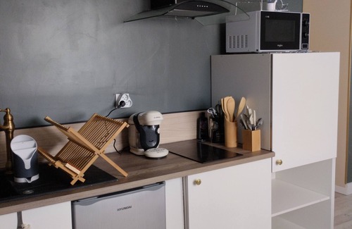 Amphion-les-Bains Apartment | Apartment 'L'escapade Lacustre - Proche Plage' with Mountain View, Shared Garden and Wi-Fi