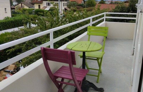 Amphion-les-Bains Apartment | Apartment 'L'escapade Lacustre - Proche Plage' with Mountain View, Shared Garden and Wi-Fi
