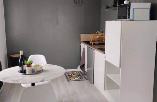 Amphion-les-Bains Apartment | Apartment 'L'escapade Lacustre 2 Proche Plage' with Mountain View, Shared Garden and Wi-Fi
