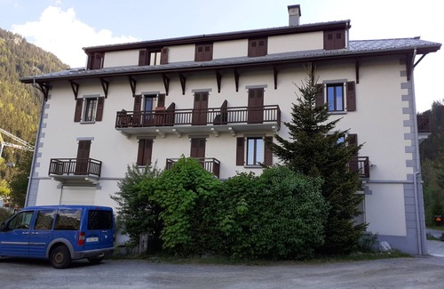 Les Tines Apartment | Apartment 'La Mer De Glace' with Mountain View and Wi-Fi