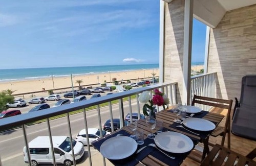 Saint-Jean-de-Monts Apartment | Apartment La Mer Etoilée, facing the sea in Saint-Jean-De-Monts