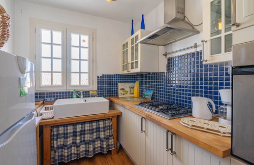 Talmont-sur-Gironde Apartment | Apartment 'La Presqu'ile' with Sea View, Balcony and Wi-Fi