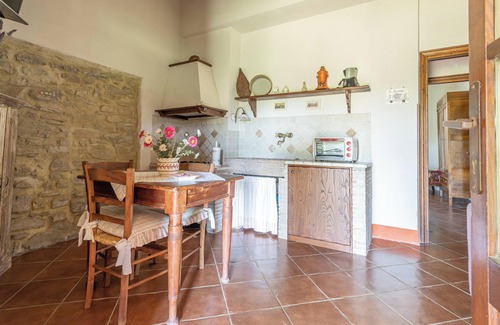 Magliano in Toscana Other | Apartment La Lavanda wit Terrace, Shared Pool & Wi-Fi