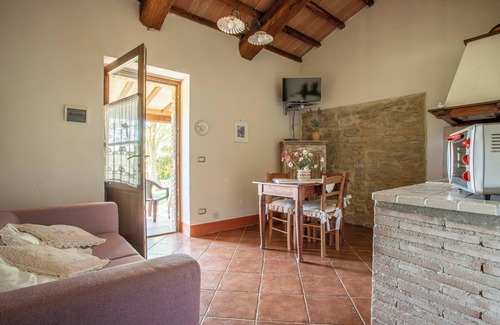 Magliano in Toscana Other | Apartment La Lavanda wit Terrace, Shared Pool & Wi-Fi