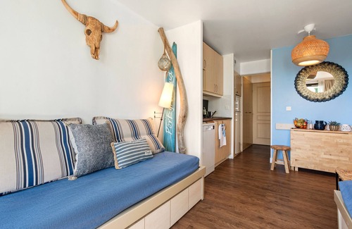 Les Restanques Apartment | Apartment 'La Boheme' with Shared Pool, Private Terrace and Shared Garden