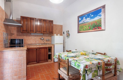 Chiocchio Apartment | Apartment 'La Cantinetta Di Barberino' with Private Terrace, Private Garden and Wi-Fi