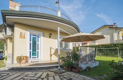 Cinquale Apartment | Apartment La casa di Alice by Interhome