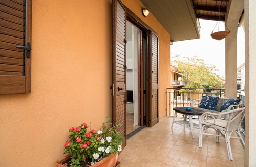 Stazzo Apartment | Apartment 'La Casa Di Terry' with Balcony and Air Conditioning