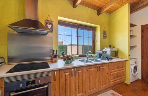 Las Casas Apartment | Apartment 'La Casa Verde' with Sea View, Wi-Fi and Air Conditioning