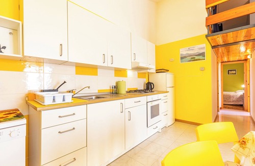 Prunetta Apartment | Apartment 'La Casetta Di Samu' with Mountain View, Balcony and Wi-Fi