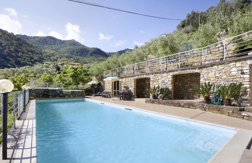 Rossi Apartment | Apartment 'La Cicala 2' with Shared Pool, Private Terrace and Shared Garden