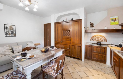 Monta Apartment | Apartment 'La Dimora Nel Roero With Patio' with Private Terrace, Wi-Fi and Air Conditioning