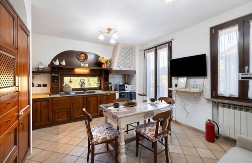Monta Apartment | Apartment 'La Dimora Nel Roero With Patio' with Private Terrace, Wi-Fi and Air Conditioning