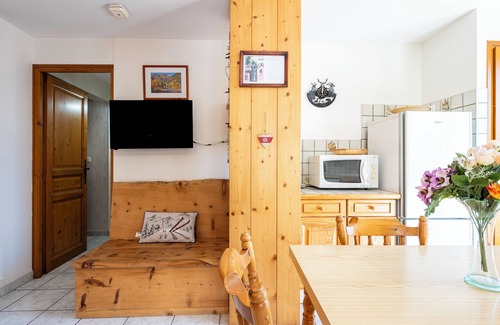 Termignon Apartment | Apartment 'La Favière' with Mountain View, Balcony and Wi-Fi