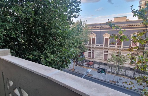 Borgo-Sanzio Apartment | Apartment 'La Finestra Down Town - Retro' with Wi-Fi and Air Conditioning