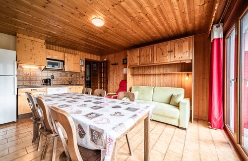 Chatel Apartment | Apartment 'La Flèche De Bronze - 6 People' with Mountain View, Balcony and Wi-Fi