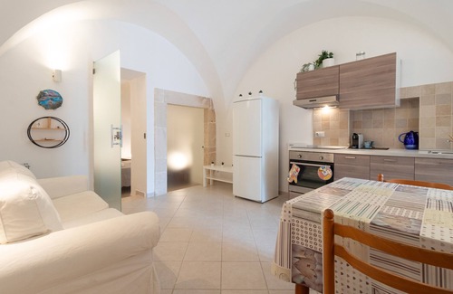 Putignano Apartment | Apartment 'La Greca 59' with Balcony and Wi-Fi